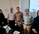 استقبال هیئت‌رئیسه دانشکده از دانشجویان با اهدای گل
