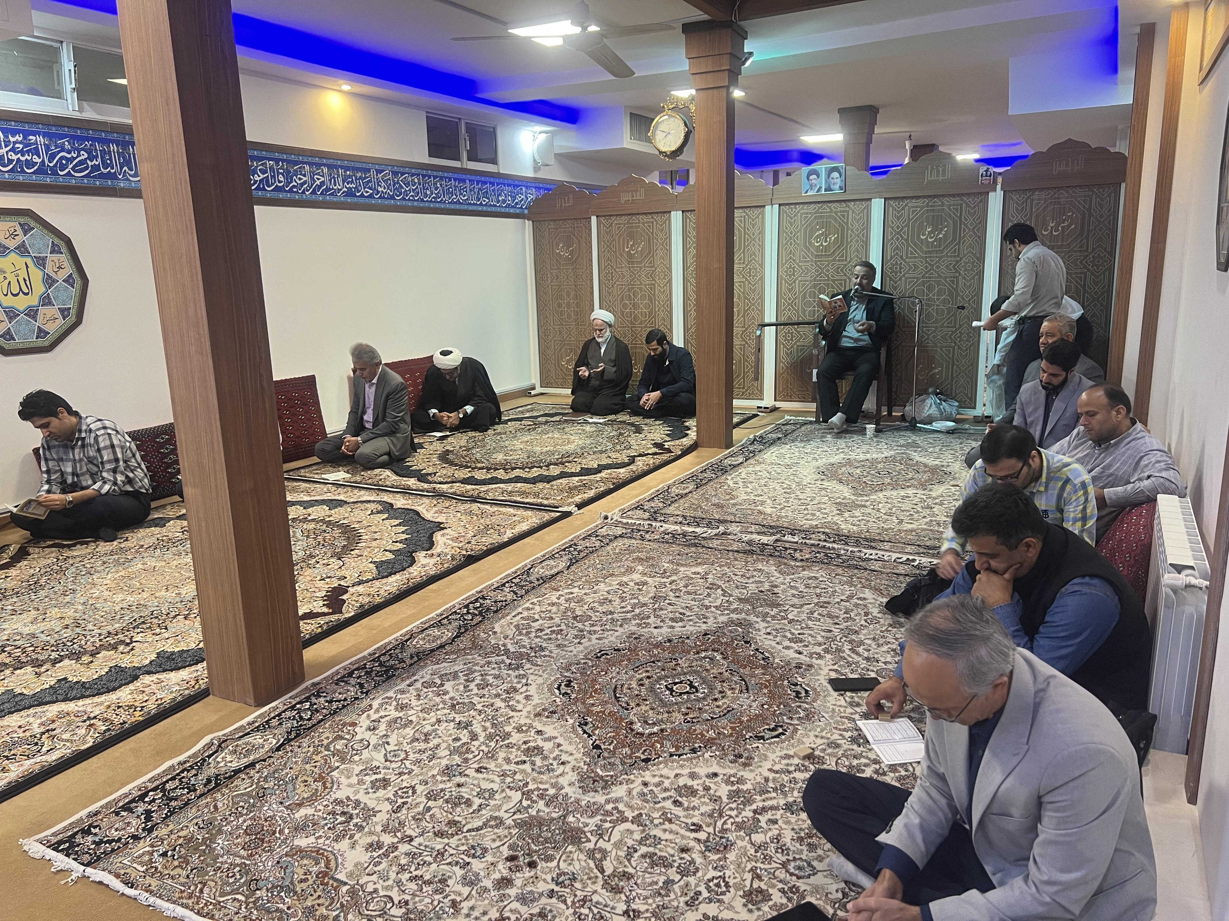 برگزاری مراسم زیارت عاشورا  با گرامیداشت یاد شهدای حرم شاهچراغ (ع)